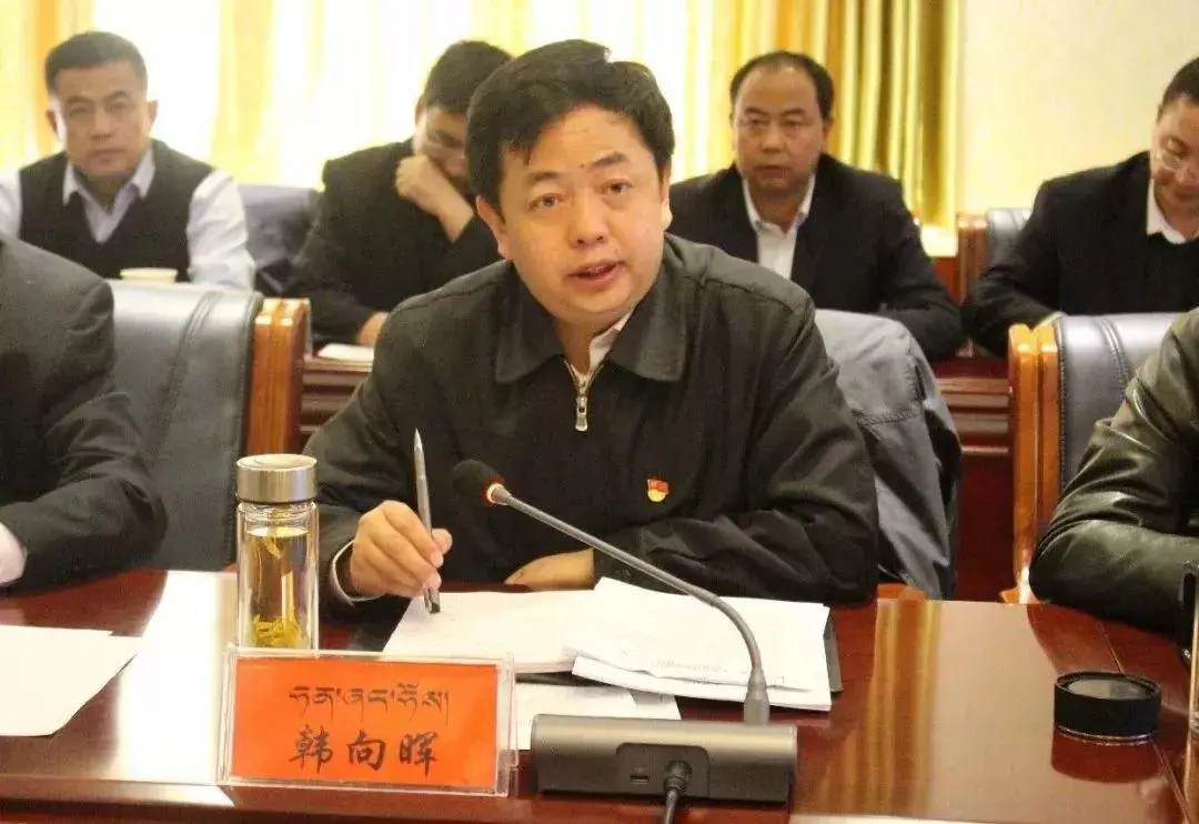 落马官员受贿细节曝光：接行贿者车钥匙开回家，内有装198万现金拉杆箱，买皮筋打散钞票顺序再捆扎