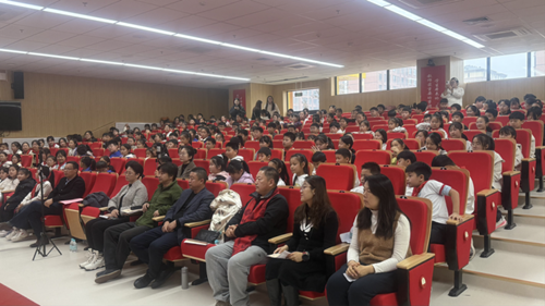 旗帜少年阅读名家进校园公益大讲堂在雄安长丰小学举办(图1) 旗帜少年阅读名家进校园公益大讲堂在雄安长丰小学举办(图1)