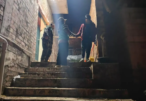 伸出援助之手.为流浪人员点燃希望之火(图4)