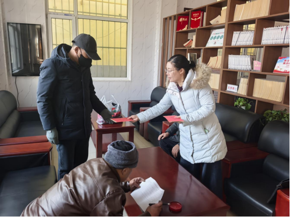 西宁市城北区晋家湾村：心系贫困户 慰问暖人心