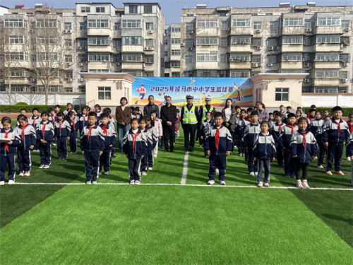 【全国中小学生安全教育日】侯马交警进校园 趣味问答送好礼 筑牢平安上学路(图1)