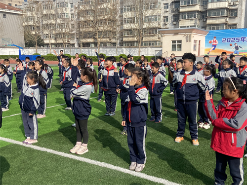 【全国中小学生安全教育日】侯马交警进校园 趣味问答送好礼 筑牢平安上学路(图5)