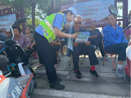 【美丽乡村行】【夏季交安宣传】侯马交警进农村 深耕乡村宣传阵地,筑牢道路安全屏障(图3) 【美丽乡村行】【夏季交安宣传】侯马交警进农村 深耕乡村宣传阵地,筑牢道路安全屏障(图3)