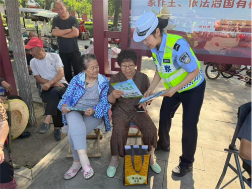 【美丽乡村行】【夏季交安宣传】侯马交警进农村 深耕乡村宣传阵地,筑牢道路安全屏障(图4) 【美丽乡村行】【夏季交安宣传】侯马交警进农村 深耕乡村宣传阵地,筑牢道路安全屏障(图4)